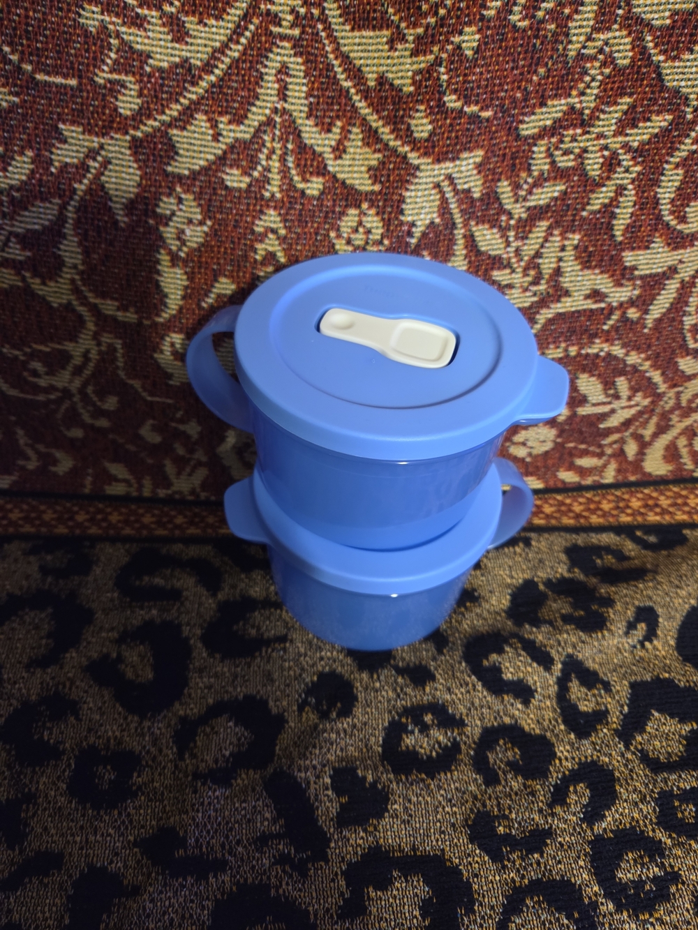 Tupperware Microwaveable Soup Bowls with Secure Lids